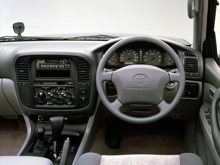  Toyota Land Cruiser 100 Wagon VX 1998 года  (JP) (фото 5 из 7)